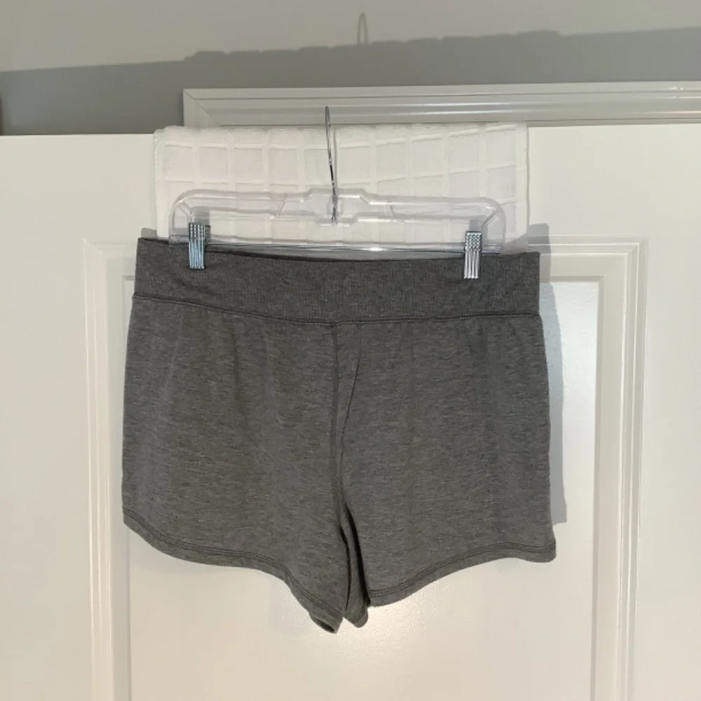 Athletic Works Women’s Shorts Gray Size XL